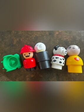Classic Stacking chunky little people figures.